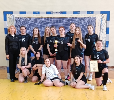 WICEMISTRZYNIE POWIATU w HALOWEJ PIŁCE NOŻNEJ DZIEWCZĄT